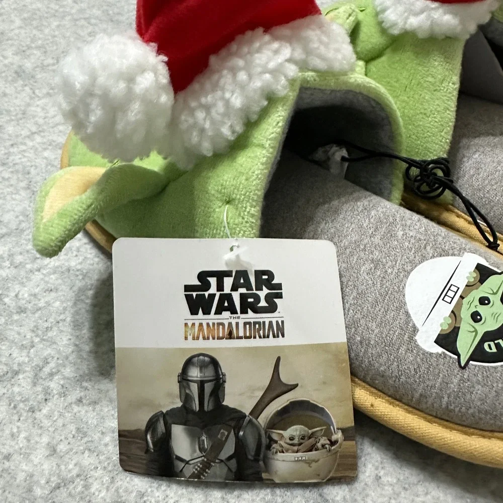 Star Wars The Mandalorian Christmas Hat Baby Yoda Slip‎ On Slippers Size S 5-6